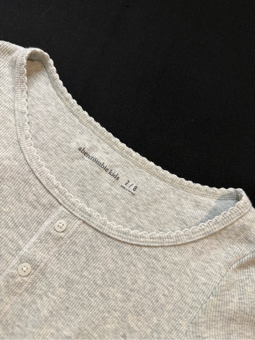 ABERCROMBIE - Set of 2 Girls' Short-Sleeve Peplum Henley Top — Blue and Gray - Picture 4 of 5